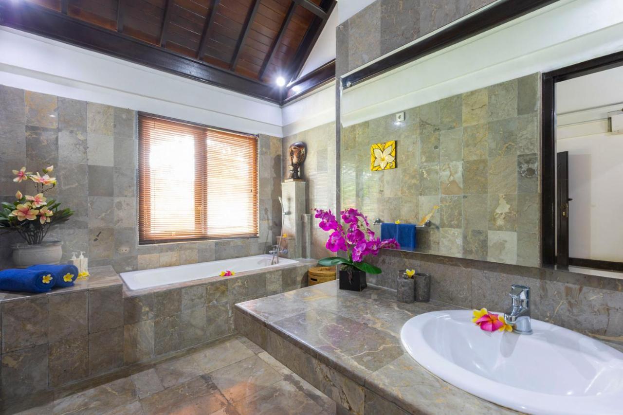 Villa Kibbi Seminyak Buitenkant foto