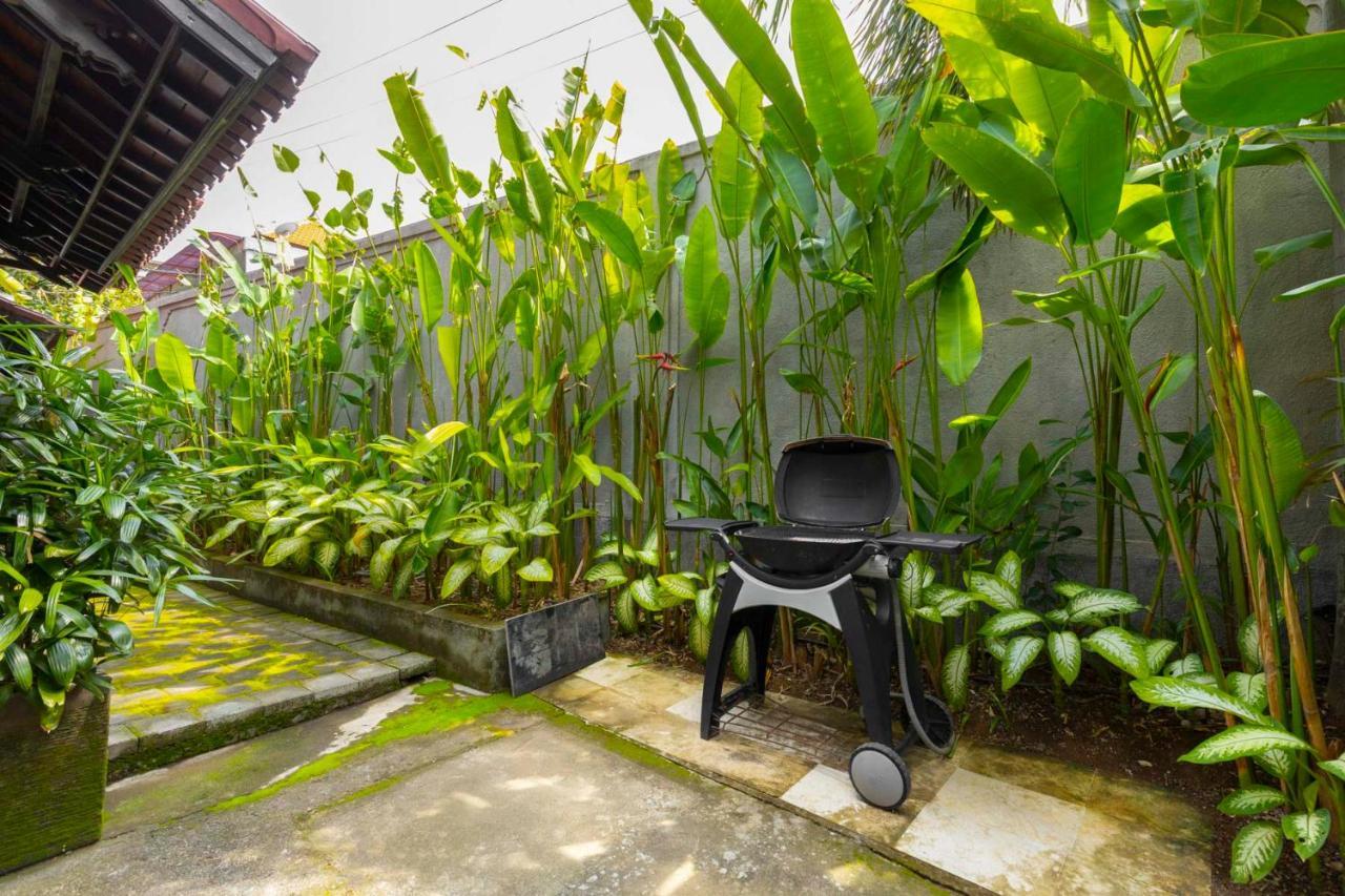 Villa Kibbi Seminyak Buitenkant foto